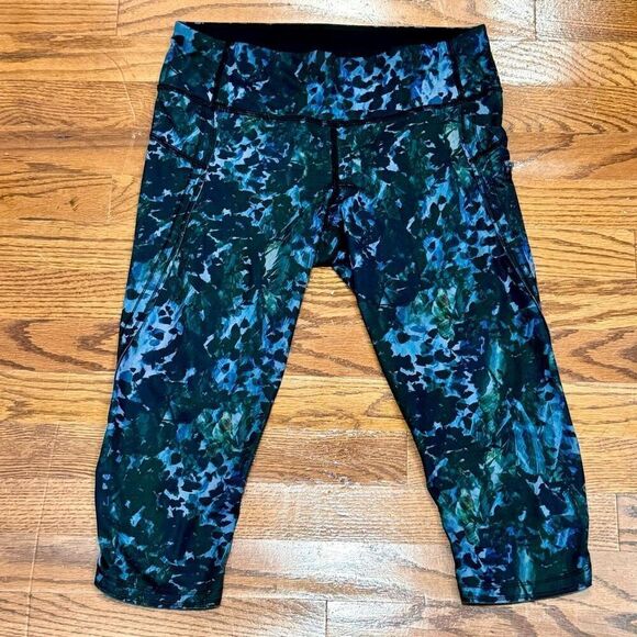 Lululemon Run: Top Speed Crop Leggings. Size 8 - Picture 1 of 7